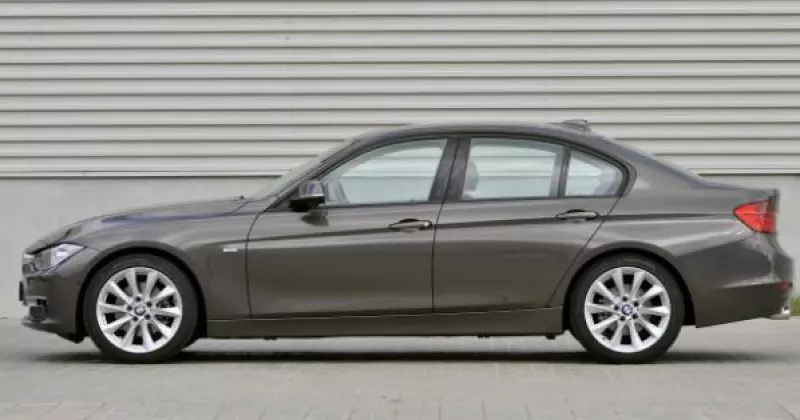 BMW 318 sedan in noleggio a lungo termine