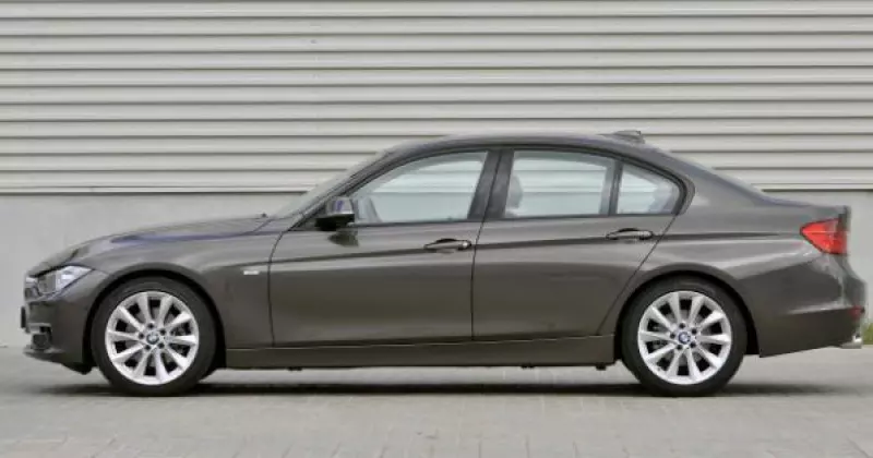 noleggio a lungo termine BMW 318 sedan