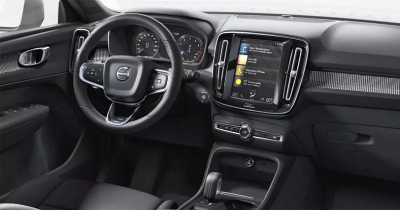 noleggio a lungo termine Volvo XC40 B4 PLUG IN