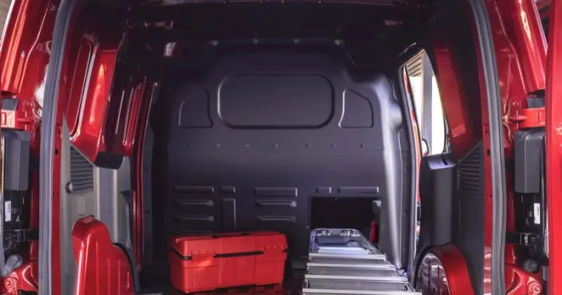 FORD TRANSIT COURIER in noleggio a lungo termine