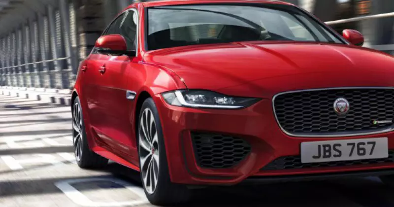 noleggio a lungo termine Jaguar XE